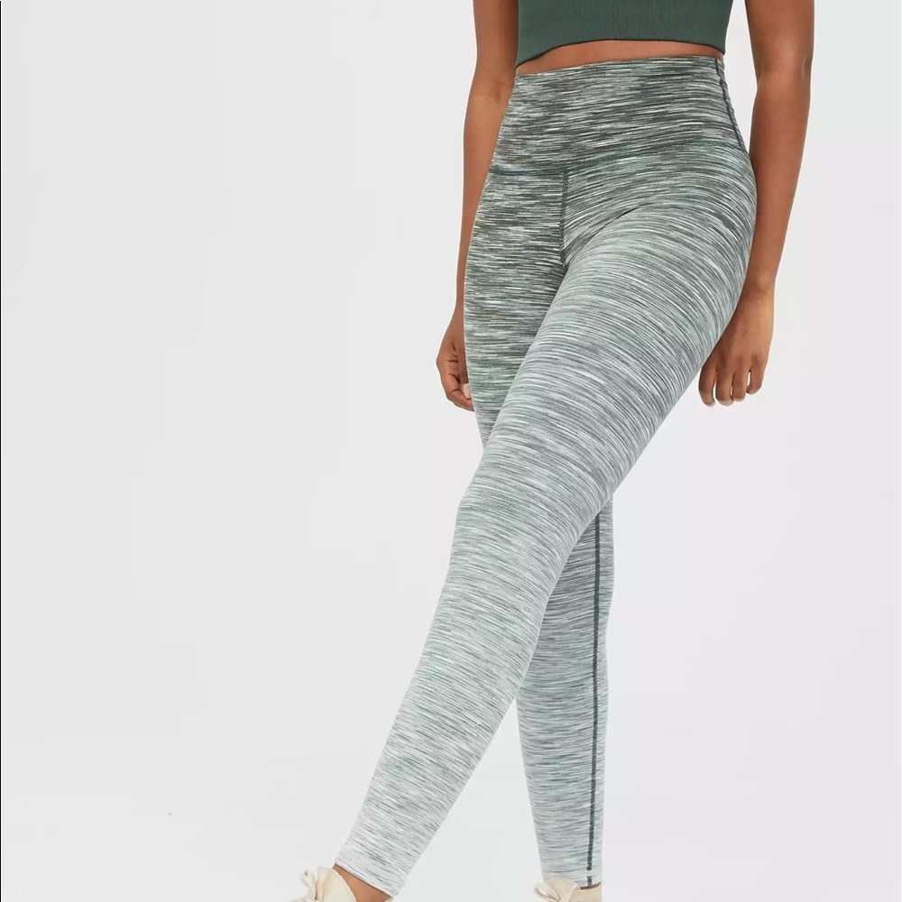 AERIE OFFLINE HUGGER HIGH WAISTED ROYAL PALM OMBRÉ LEGGINGS